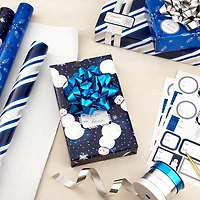 Ensemble de papier d'emballage de Noël, Hallmark, bleu marine (90 pieds carrés au total, 10 choux, 4 couleurs de rubans, 40 étiquettes-cadeaux autoadhésives)