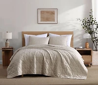 Social Standard by Sanctuary 3 Piece Quilt Set, Chambray Weave, Geo Diamond Quilt Pattern, Easy Care, Wrinkle Resistant