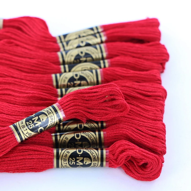 DMC Coton à broder 6 brins 8m rouge