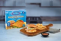 BlueWater Seafoods Breaded Fish Sandwich, Wild Caught Alaskan Pollock, Frozen, 8 Count, 519 g Package, Breaded Alaskan pollock fish sandwich fillets