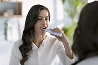 Brosse à dents électrique Philips Sonicare 4100, brosse à dents électrique rechargeable avec capteur de pression, blanc, HX3681/23 Brosse à dents électrique Philips Sonicare 4100