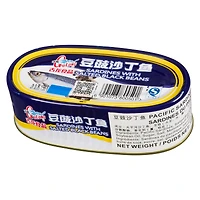 Sardines du Pacifique avec les haricots noirs salés