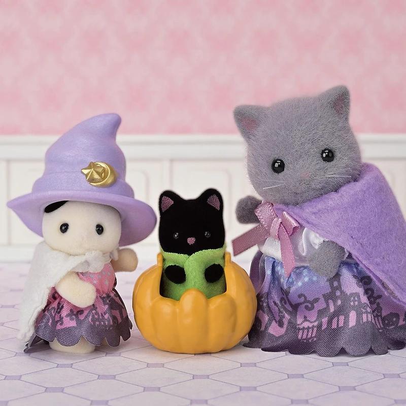 Calico Critters Ensemble de fête surprise d'Halloween, ensemble de jeu pour maison de poupée avec figurines et accessoires