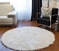 TAPIS ARLINGTON EN FAUSSE FOURRURE 6' Blanc cassé