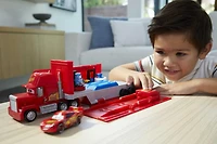 Disney Pixar Cars Transforming Mack Playset, 2-in-1 toy Truck & Tune-Up Station, Ages 3+