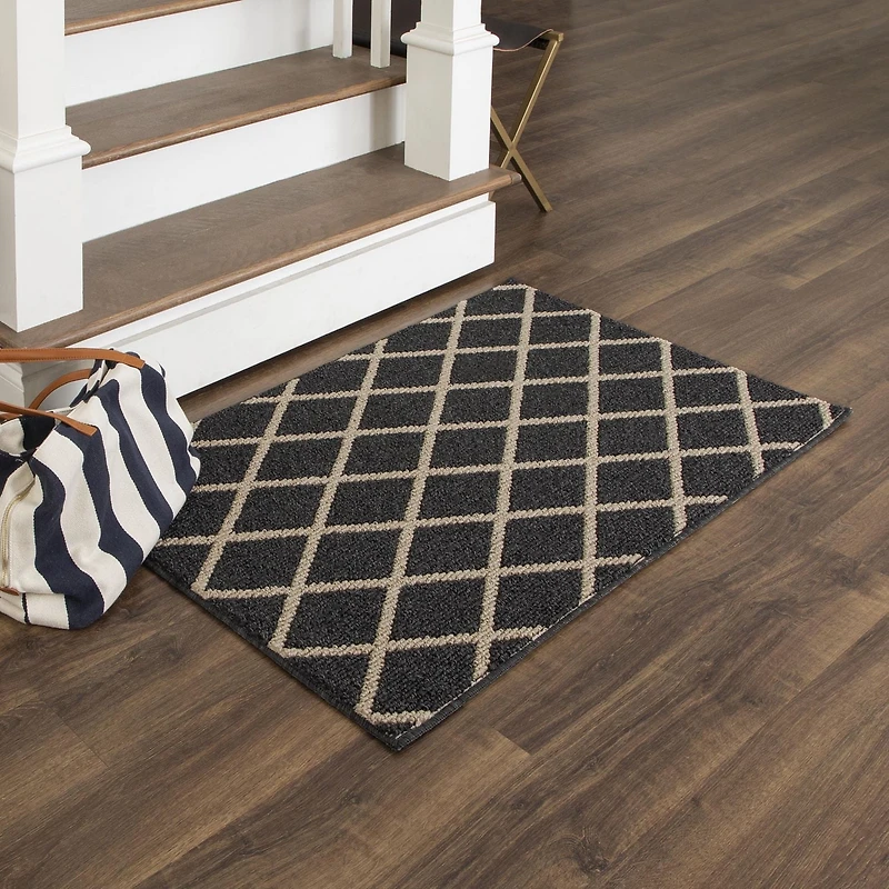 Mohawk Home Lewis Diamond Near Black/Tan Tufted Polyester Area Rug