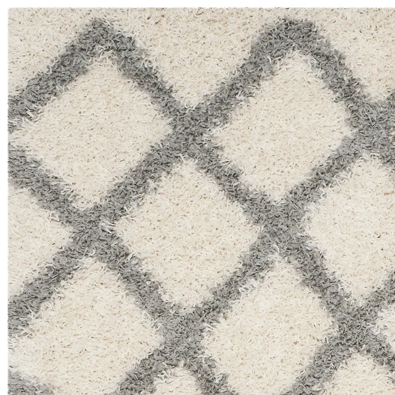 Safavieh Dallas Jerrie Geometric Shag Area Rug