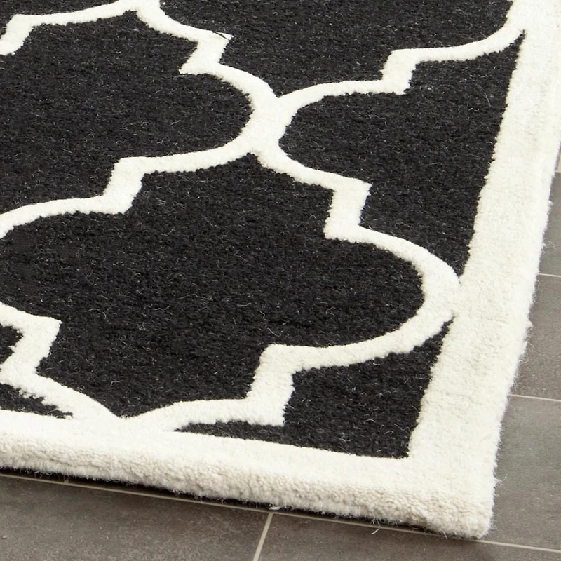 Safavieh Cambridge Kevin Geometric Area Rug
