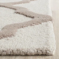 Safavieh Cambridge Liam Geometric Area Rug