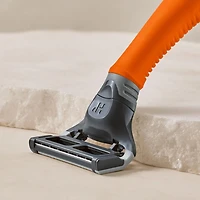 Harry’s Men’s Razor Value Pack with 5 Razor Blade Refills, Ember, 1 handle, 5 Blade Refills