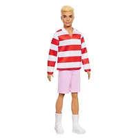 Barbie-Poupée Ken Fashionistas-avec haut à rayures rouges et short