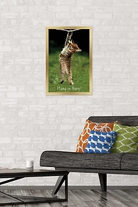 Célèbre chaton accroché là-bas Poster
