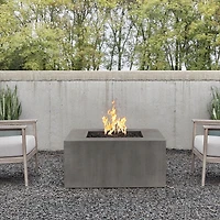 Real Flame Foyer Extérieur Carré au Gaz Naturel de 40 po  Estes en Carbone par Jensen Co.