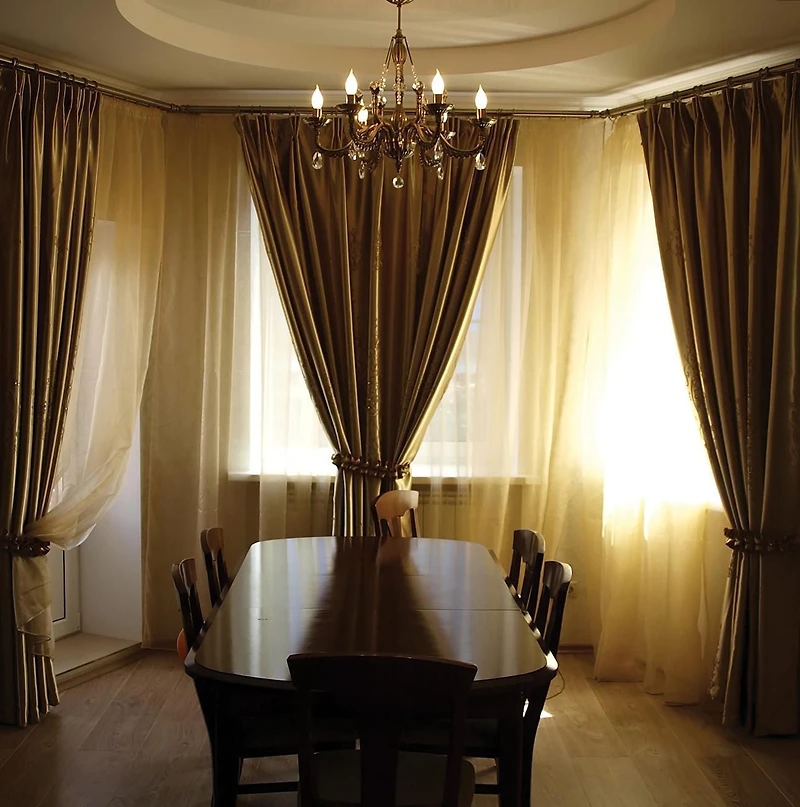 Versailles' Adjustable Bay Window Rod Set