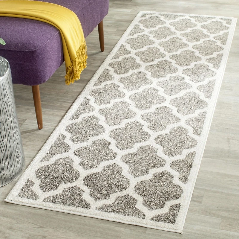 Safavieh Amherst Roderick Geometric Area Rug