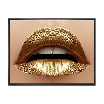 Designart Gros plan sur des lèvres dodues féminines avec du rouge à lèvres doré ART MURAL À CADRE FLOTTÉ