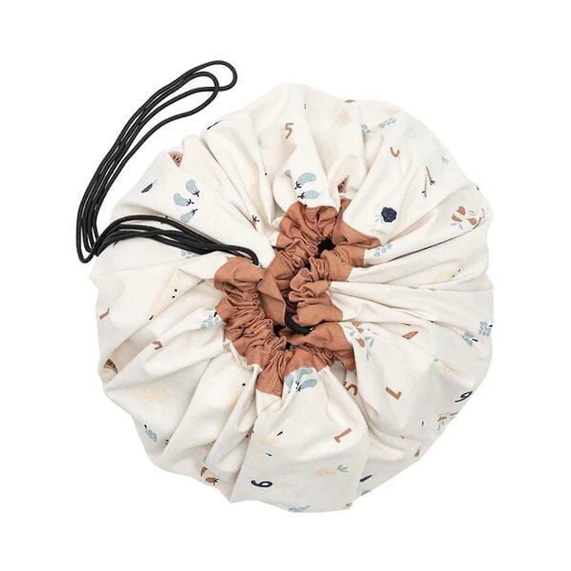 Play & Go - Tapis de Jeu Bébé 3-en-1 Thème Aliments Couleurs Terrestres – Sac de Rangement et Sac à Couches – Design Fruits et Légumes – Double Côté - 140 cm pour Nouveau-né à Tout-Petit – Éducatif et