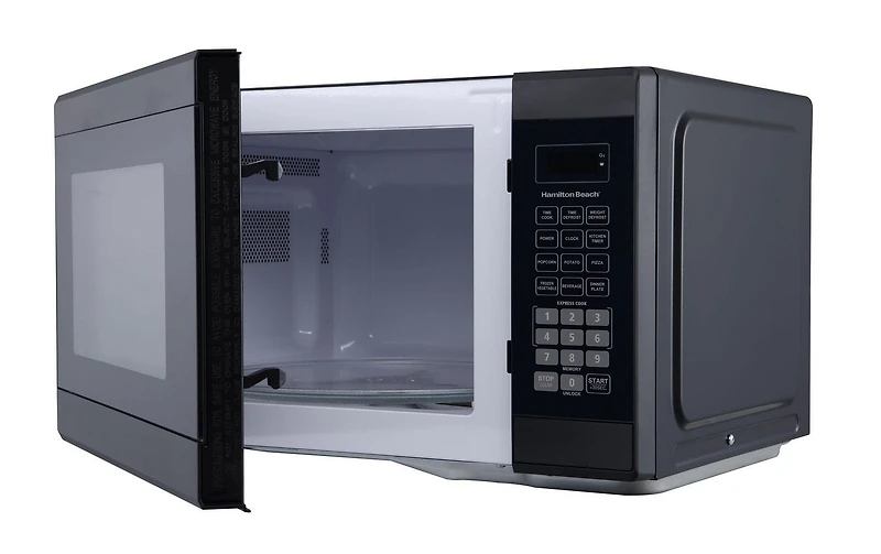 Micro-ondes compact de 1,1 pi³ en blanc de Hamilton Beach