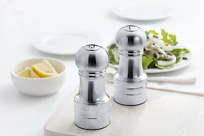 Salière et poivrière Century de Trudeau Maison en acier inoxydable de 11,5 cm (4,5 po) Salière & poivrier acier inox