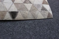 ECARPETGALLERY 5'2" x 8'1" Contemporary Cowhide Patchwork Handmade Area Rug for Living Room, Dining Room and Bedroom in Grey