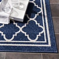 SAFAVIEH Amherst Trina Geometric Area Rug