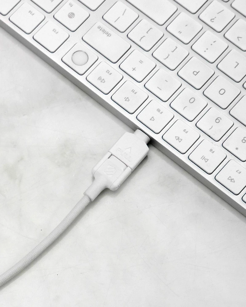 Scosche CCI4B4PWT-SP Strikeline 2-in-1 USB-C/Lightning Cable White, 2-in-1 C / LGHT 4FT CBL