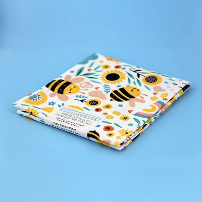 FABRIC CREATIONS Fat Quarter, White Little Bee, 18″ × 21″ (≈45 × 53 cm)