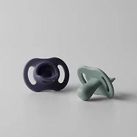 Tommee Tippee Ultra-light StayPut Pacifier, One-Piece Silicone Design, 18-36m, 2 Pack