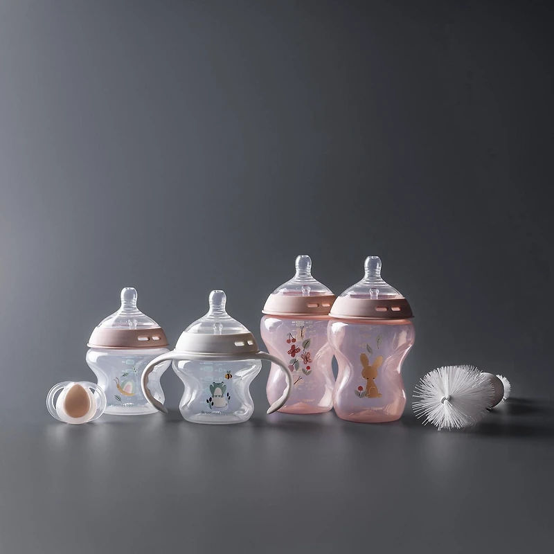 Tommee Tippee Natural Start Baby’s First Bottle Set, 2 x 5oz and 2 x 9oz Anti-Colic Bottles, Slow and Medium Flow Nipples, 0-6 month Pacifier, Self-Sterilizing, Pink