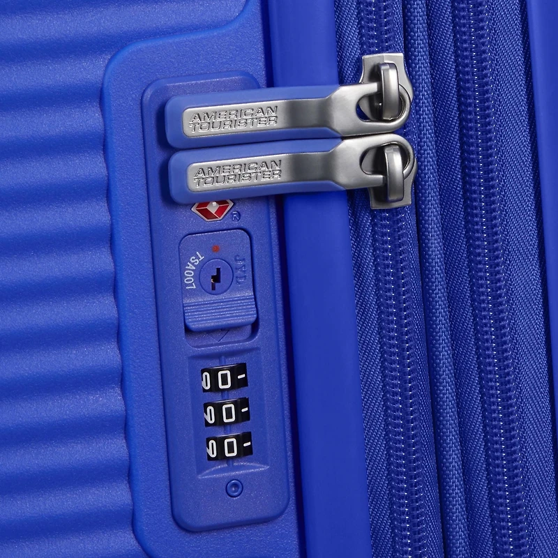 American Tourister Curio Medium Spinner