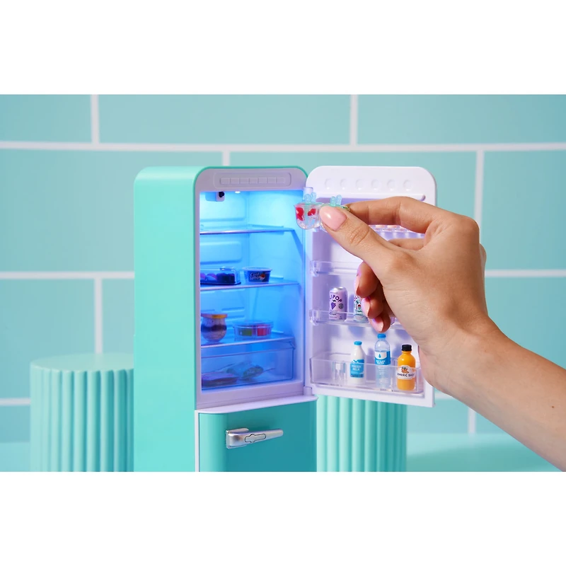 Mini Brands Fill The Fridge Jeu avec lumière UV de ZURU, Objets de collection, bricoleur, Jeu en résine, Recette exclusive, NON comestible, 8 ans et plus