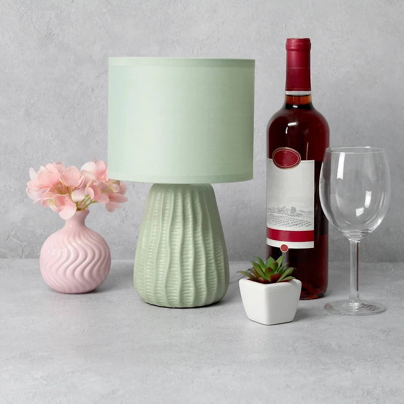 Conceptions simples 11,02 « Lampe de bureau de table de chevet d’accent pastel à texture céramique moderne traditionnelle de 11,02 « avec abat-jour en tissu assorti pour chambre à coucher, t