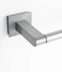 era Porte-serviettes 18po Sidney argent arctique