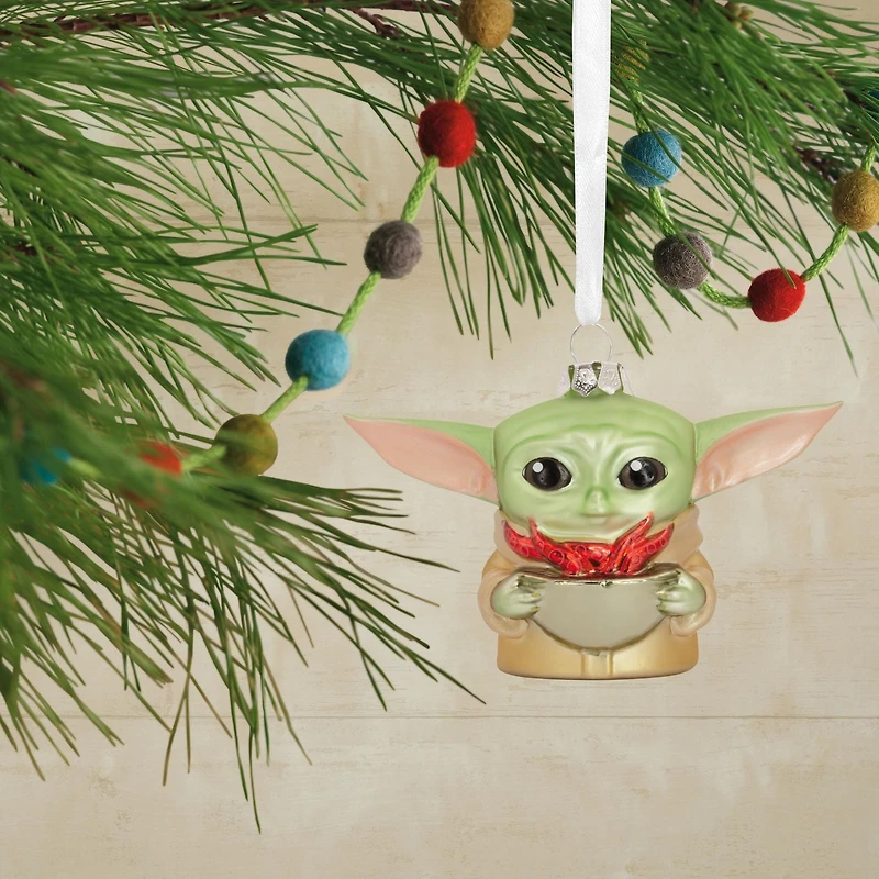Décoration Hallmark de Noël (Grogu tenant une tasse, La Guerre des étoiles : Le Mandalorien, en verre soufflé)