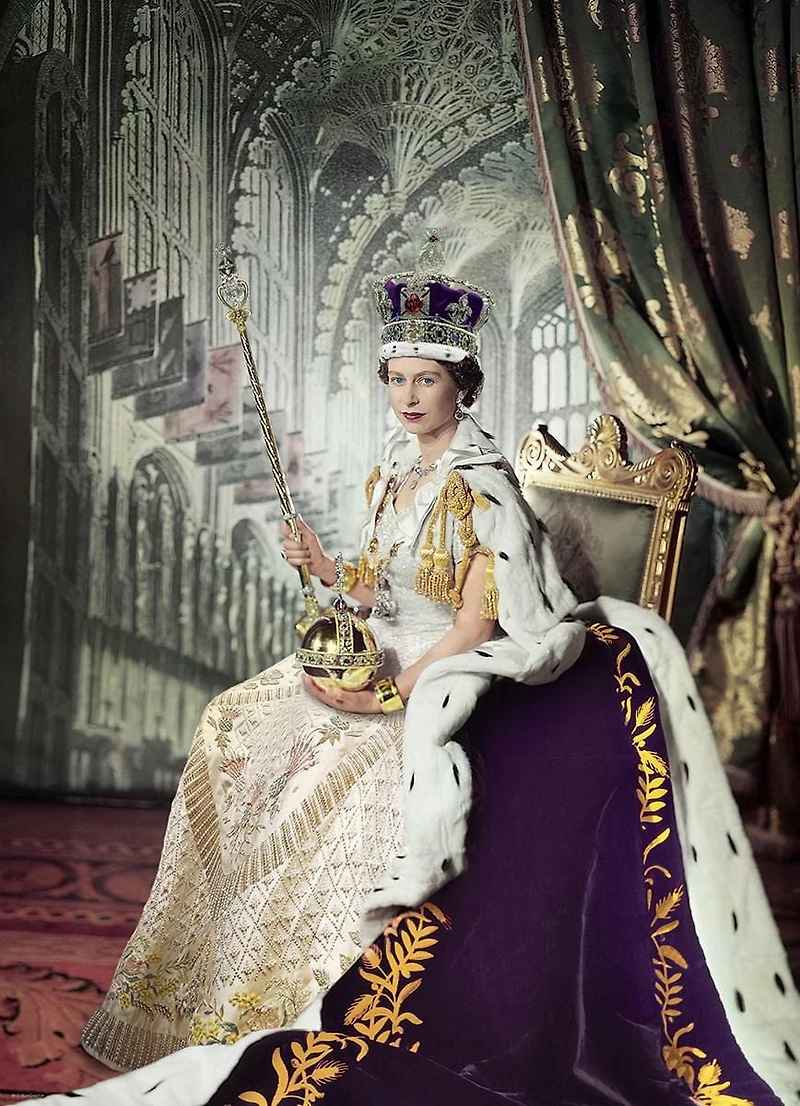 Queen Elizabeth II 1000 Piece Puzzle