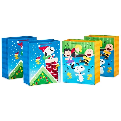 Paquet de sacs-cadeaux Hallmark de Noël, Peanuts (4 grands sacs de 13 po, 2 motifs) Snoopy, Woodstock, Charlie Brown et ses amis