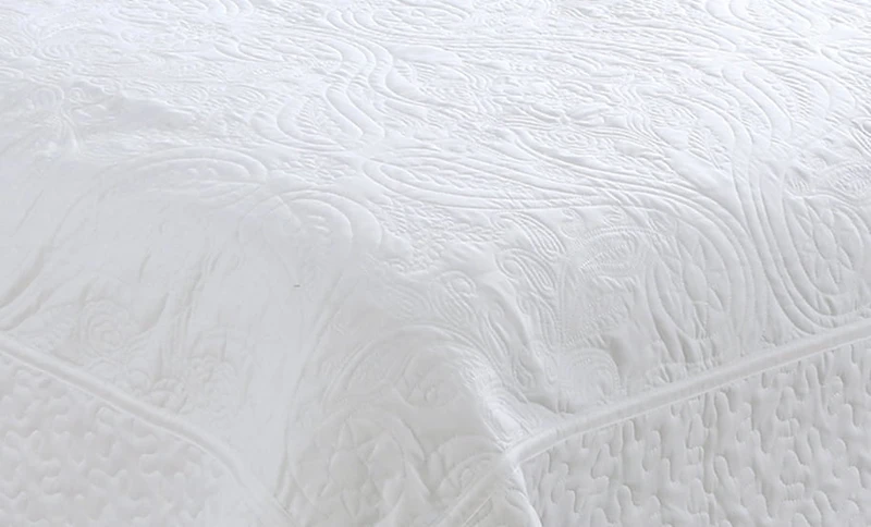 Marina Decoration Embroidered Stitching Coverlet Bedspread Ultra Soft Solid Bedding Summer Quilt Set with Quilted Sham