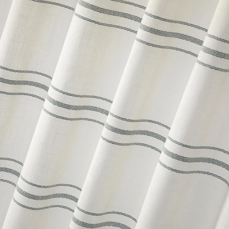 Panneau de rideau à rayures et franges en poly-coton filtrant la lumière Better Homes & Gardens, 50 x 84 pouces, Vert Panneau de rideau à pompons filtrant la lumière