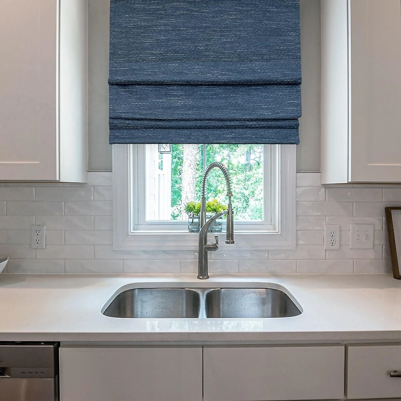 Versailles' Caesar Cordless Roman Shades (27in x 63in)