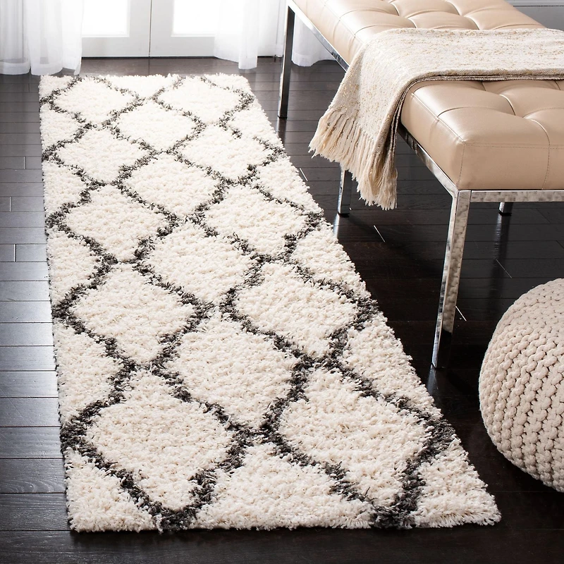 Safavieh Dallas Logan Geometric Shag Area Rug