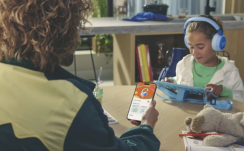 JBL Junior 470NC Wireless over-ear noise cancelling kids headphones - Blue