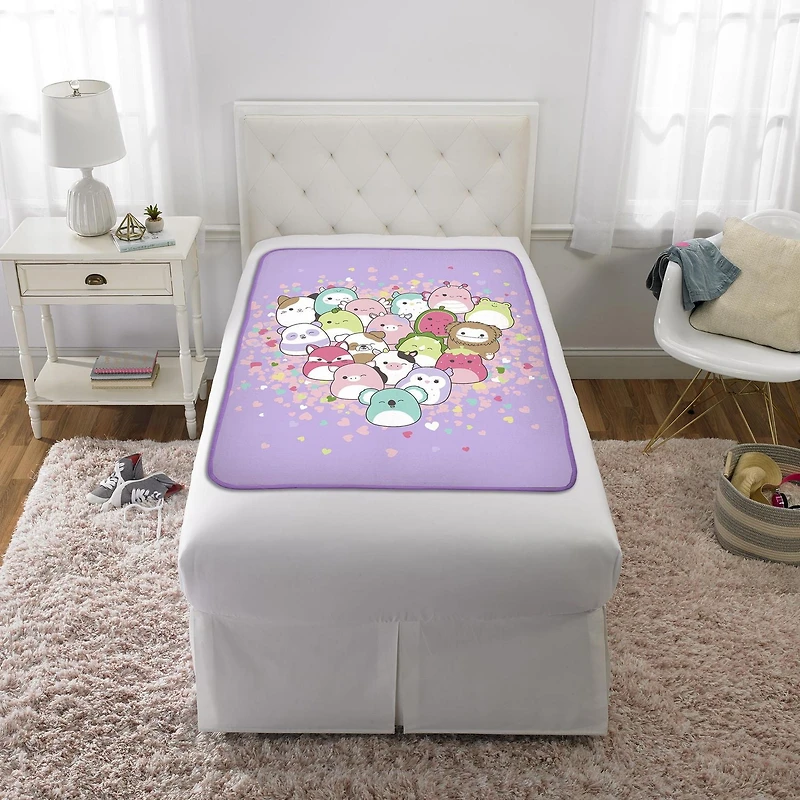 Squishmallows "Falling Hearts" Silk Touch Throw, Squishmallows SilkTouchThrow
