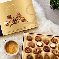 Pralinés assortis SWISS LUXURY SELECTION de Lindt – Boîte-cadeau (193 g) Pralinés assortis SWISS LUXURY SELECTION de Lindt – Boîte-cadeau (193 g)