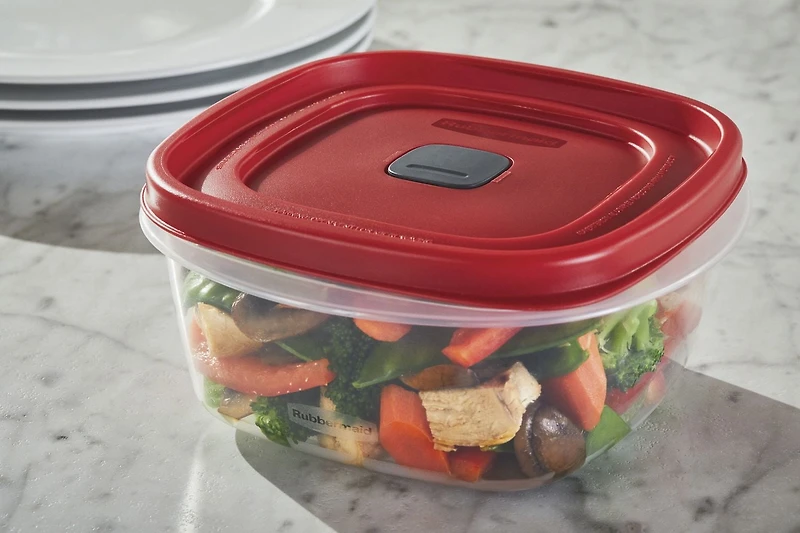Rubbermaid Easy Find Lids 5 Cup Food Storage and Organization Container, Racer Red, 1.2L / 5 Cup