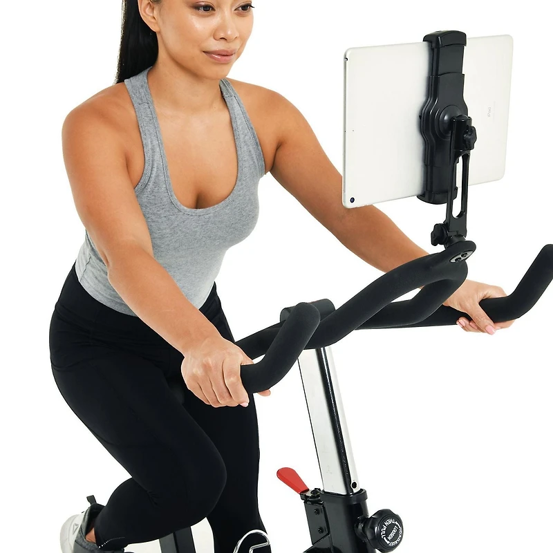 Vélo de cyclisme d’intérieur Eclipse conçu pour promouvoir la santé des femmes et des hommes avec Bluetooth et application MyCloudFitness