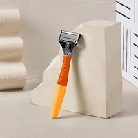 Ensemble économique de rasage pour hommes Harry’s comprenant 5 cartouches de lames de rechange, Braise 1 manche, 5 cartouches