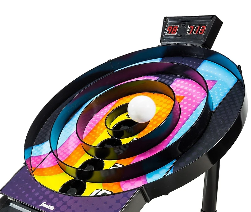 Jeu de balle tourbillon de type arcade Franklin Sports – Jeu d’arcade sans outils qui est prêt pour la salle de jeu – Pointage électronique automatique avec rampe d’arcade de retour de balles. Excelle