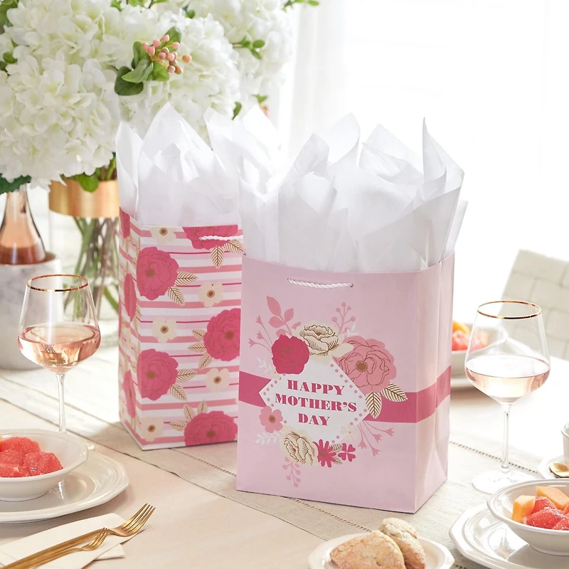 Paquet de 3 grands sacs-cadeaux de 11 po – Hallmark (« Happy Mother's Day », pois roses, fleurs roses)