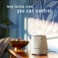 Assainisseur d’air à brancher Febreze, recharge d’huile parfumée qui combat les odeurs, parfum Croustade aux canneberges, 4 recharges