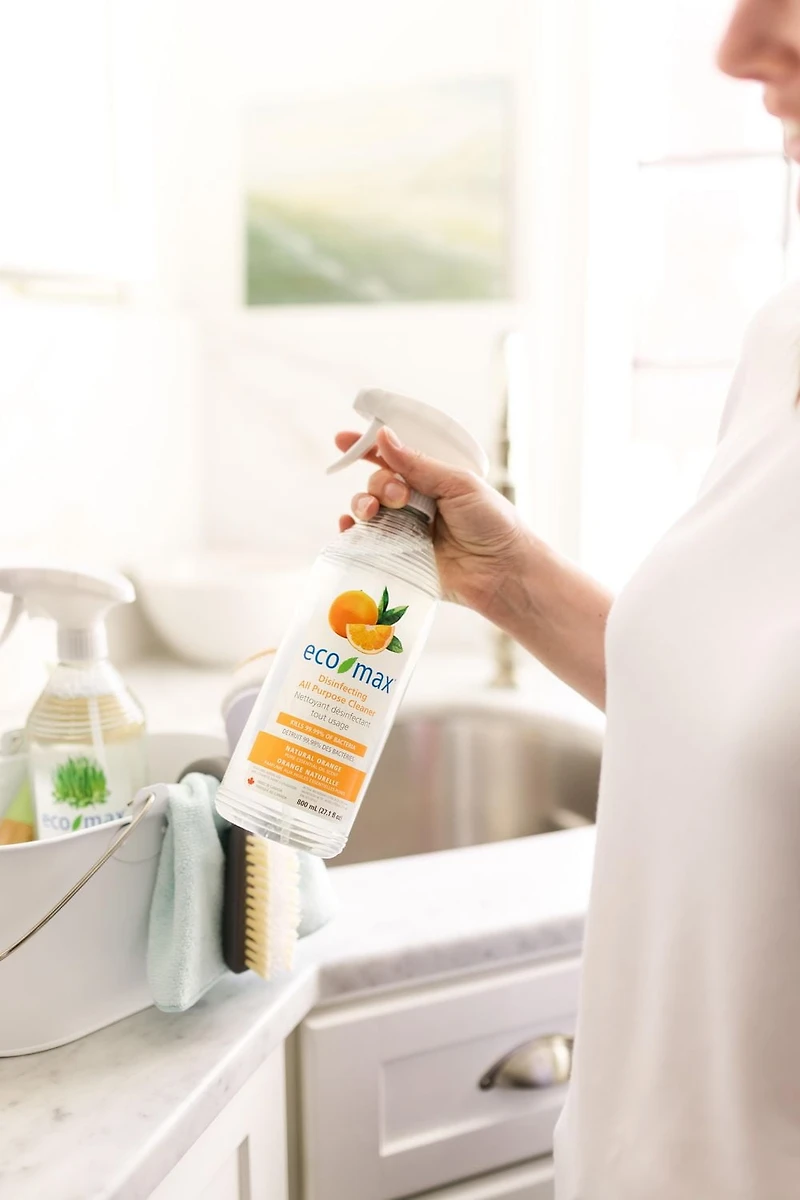 Nettoyant désinfectant tout usage 800ml DÉTRUIT 99,99% DES BACTÉRIES